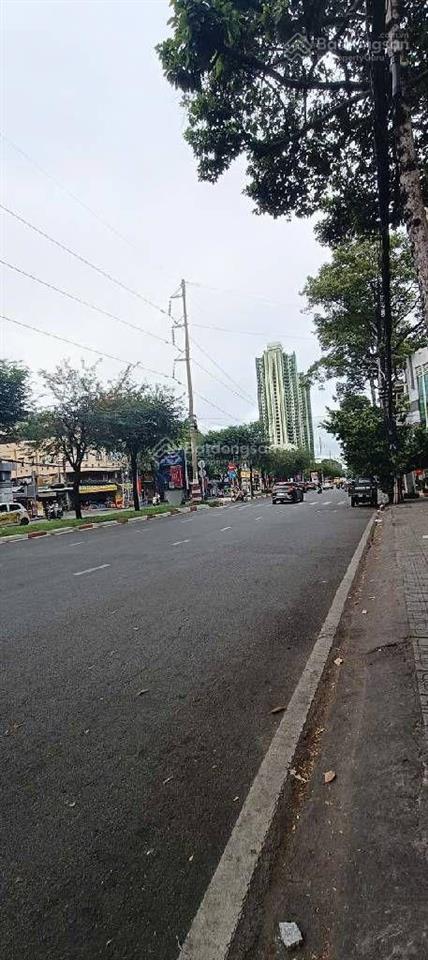 Nhà mặt tiền đường hồng bàng. gần bv phụ sản hùng vương ttq5 chỉ 8t. sổ hồng riêng. công chứng ngay