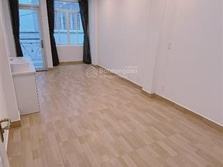 Nhà 4tầng  sân thượng/3pn/3wc. đường trần hưng đạo. gần cầu nguyễn văn cừ. bv ttctchỉnh hình. q5