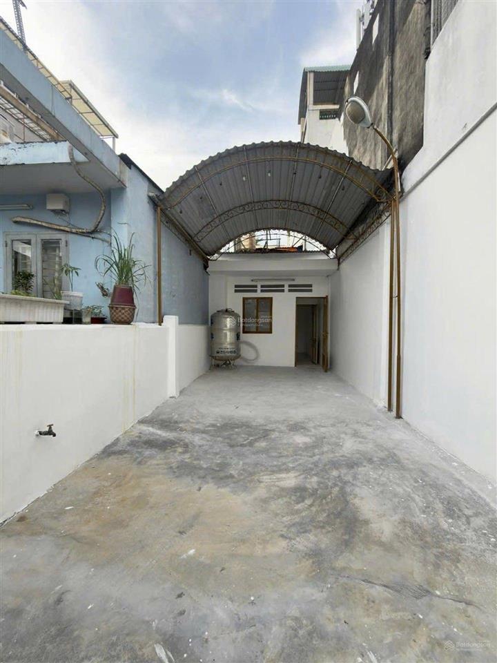 Nhà mới 4tầng/st  4pn. cách 4căn ra hẻm xe hơi thông đường trần phú  p. 7/an đông q5. chỉ 8t