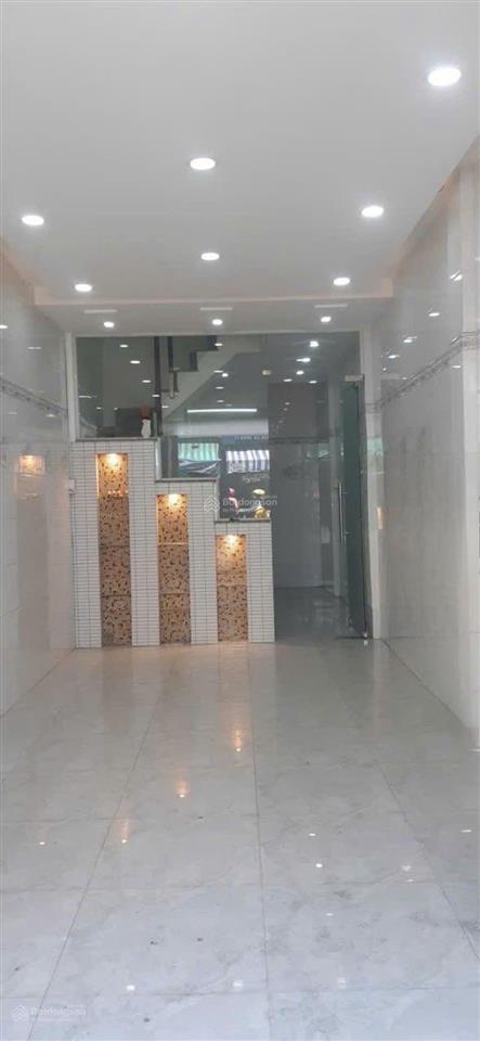 Nhà mặt tiền 3 tầng  4pn/4wc.
đường cao đạt p.chợ quán/q5. gần cầu chữ y, cầu nguyễn văn cừ. 9t9