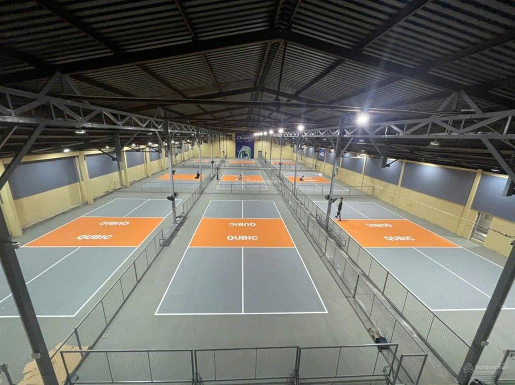 Hợp tác khai thác sân pickleball có sảnh cafe f&b mặt tiền sông.