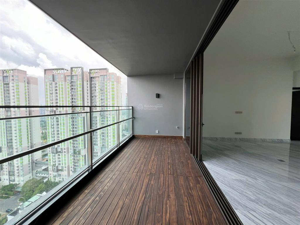 Bán sky garden 220m2 tầng siêu cao view sông sg giá 37,9 tỷ