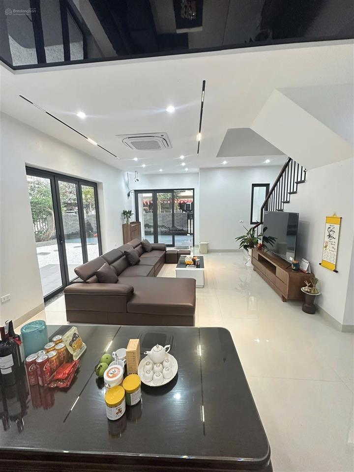 Cho thuê shophouse, dt 120m2.  0966 848 ***