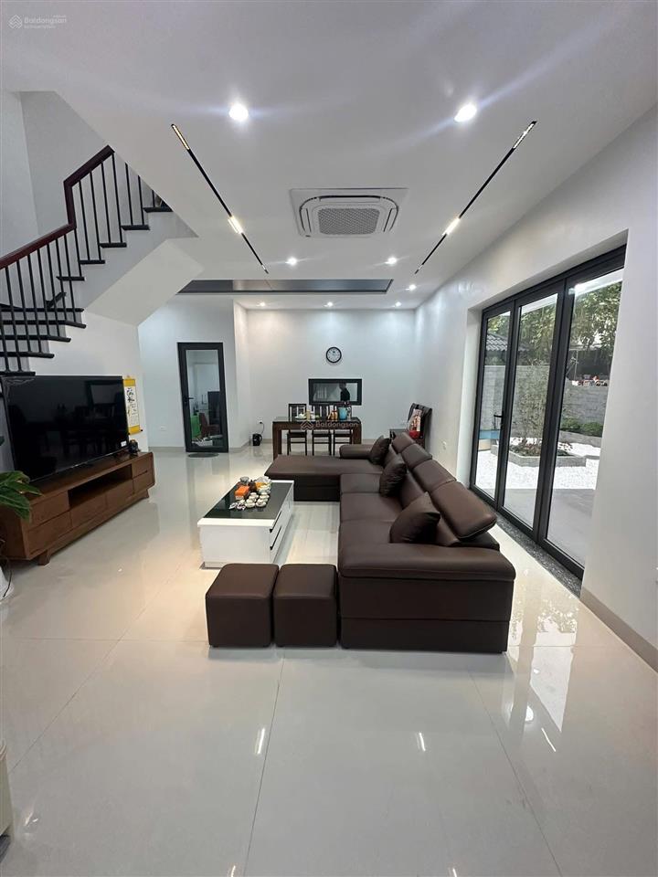 Cho thuê shophouse, dt 120m2.  0966 848 ***
