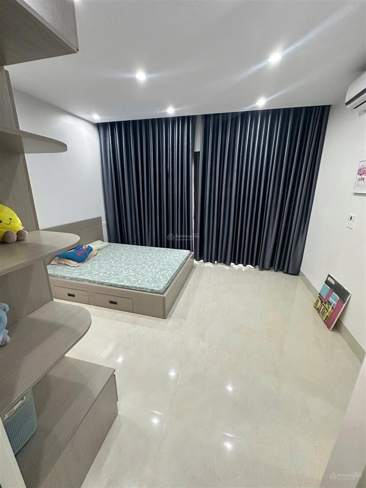 Cho thuê shophouse, dt 120m2.  0966 848 ***