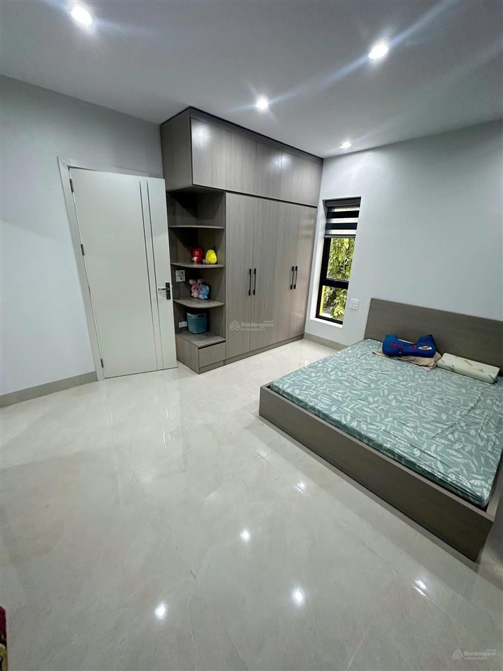 Cho thuê shophouse, dt 120m2.  0966 848 ***