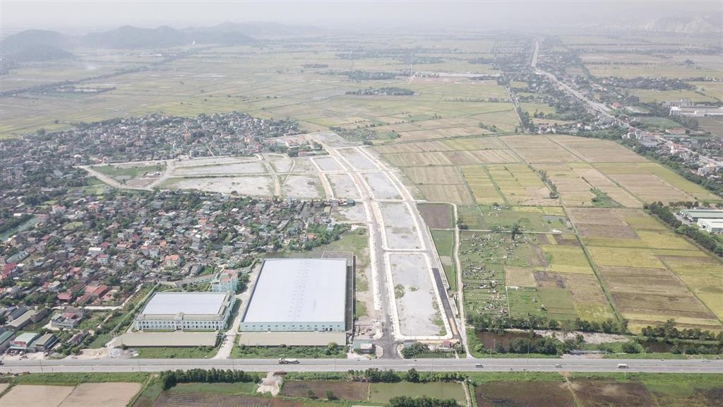 Bán đất sổ đỏ chính chủ tại khu đô thị thanh hà thanh liêm hà nam, diện tích 100m2