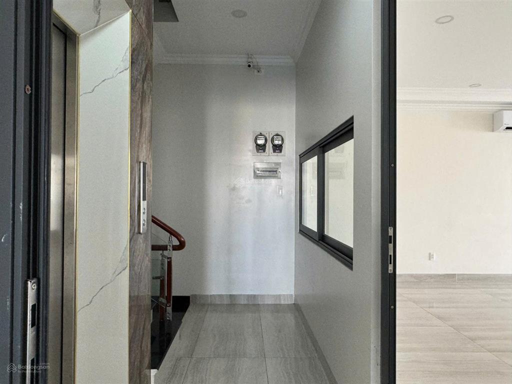 Cho thuê văn phòng đường trần não  80m2  giá thuê 17 triệu/tháng   0971 079 ***