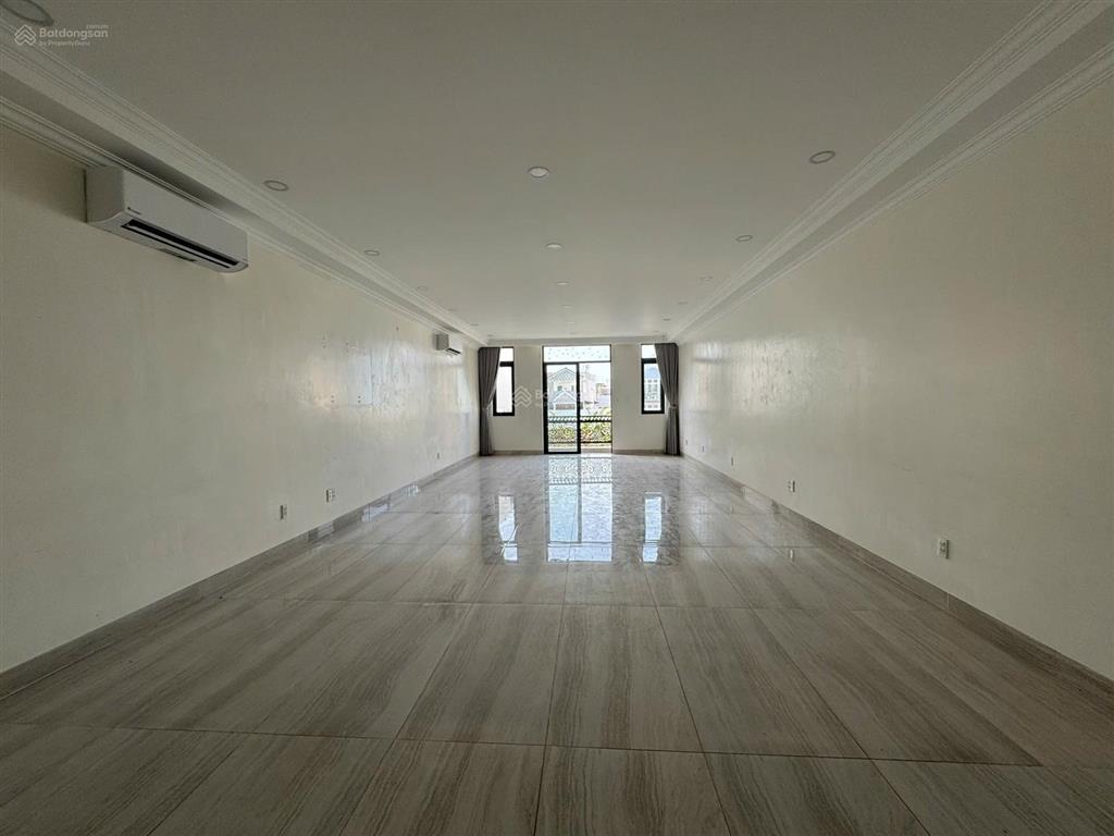 Cho thuê văn phòng đường trần não  80m2  giá thuê 17 triệu/tháng   0971 079 ***