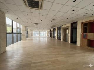 Cho thuê văn phòng 2 mặt tiền đường bàu cát tân bình  500m2 90tr/tháng   0971 079 ***