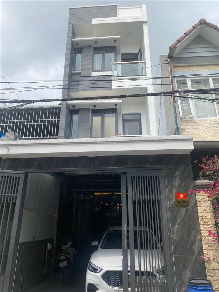 Nhà trệt 2 lầu ngay dĩ an. đường 5m thông. hướng đông. nhà gồm 3p. dt 82. thổ cư 60 giá 5 tỷ 6