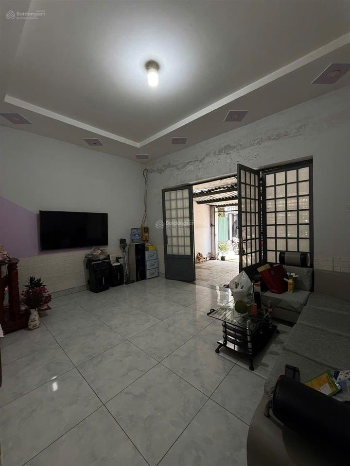Bán nhà tam phú gần u ghẹ. giá 4ty dt 70 ngang 5. cấp 4 gồm 2 phòng