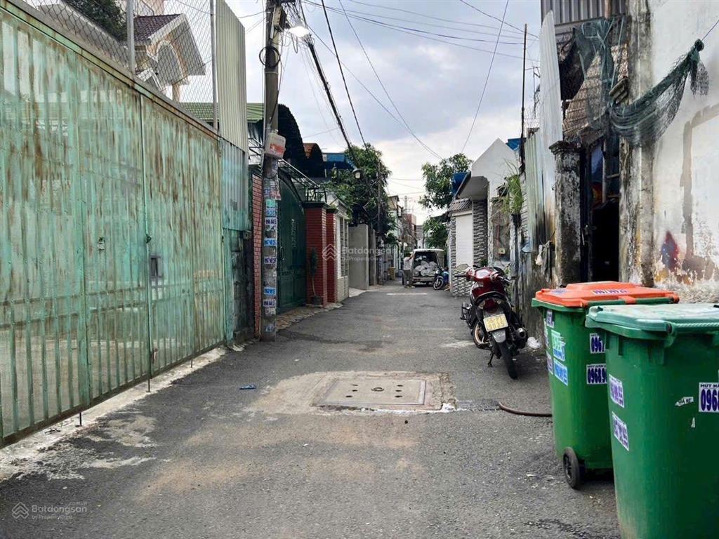 Bán đất đường 22 linh đông dt 180m2. giá 7,8ty. hẻm xe hơi thông. 4m