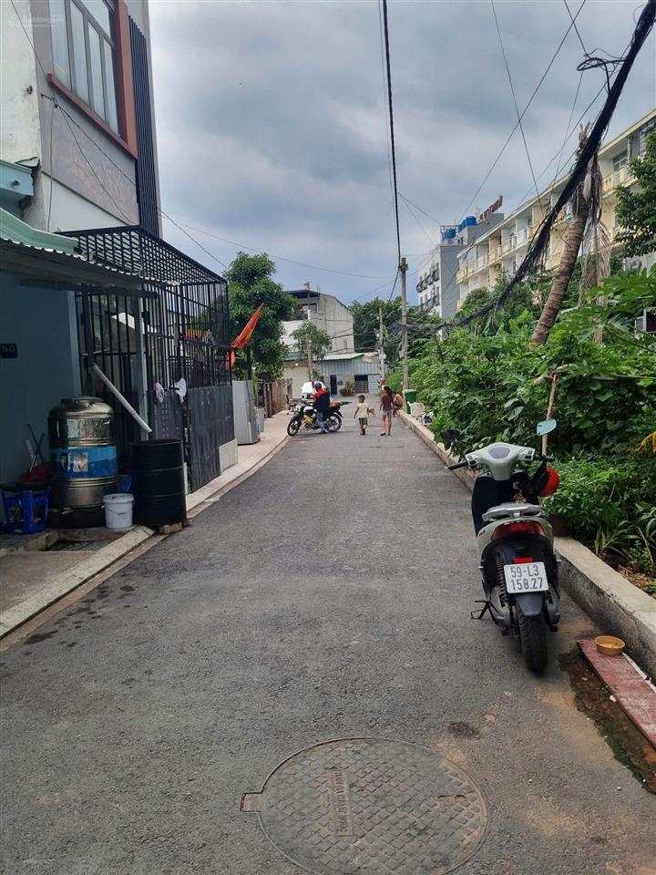 Chủ gửi bán nhà đường 34 linh đông dt 85m2 góc 2mt nhà trệt lầu hoàn công giá 5,4 tỷ chốt