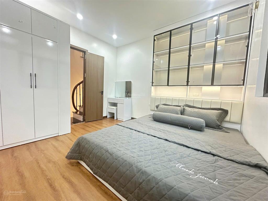 Chính chủ cho thuê, nhà riêng mới full nội thất phố tôn đức thắng, hn, giá thỏa thuận