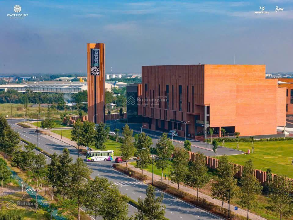 38triệu/m2. biệt thự 4 mặt sân vườn 300m2 1 trệt 1 lầu. khu đô thị nhật waterpoint cách q7 35 phút