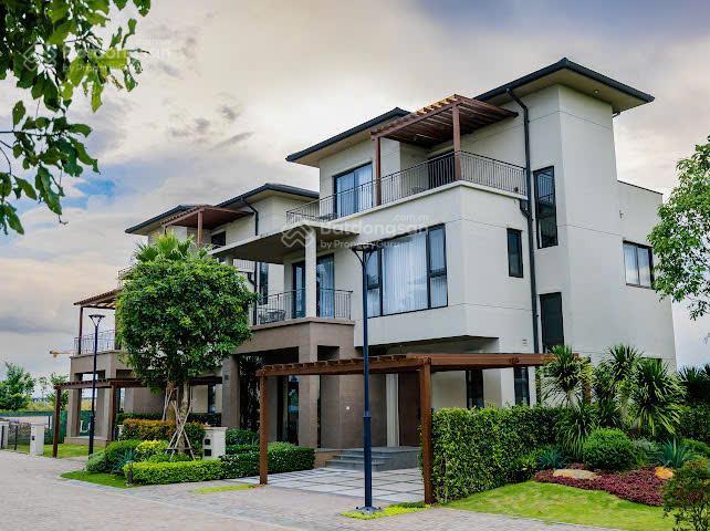 Biệt thự đảo 4 mặt sân vườn the pearl kđt waterpoint 256m2 1 trệt 2 lầu. chỉ 5 tỷ đến khi nhận nhà