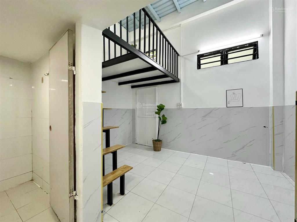 Cho thuê phòng trọ giá rẻ rộng 40m2 1 trệt, 1 lầu ngay phạm văn đồng, cầu gò dưa thủ đức