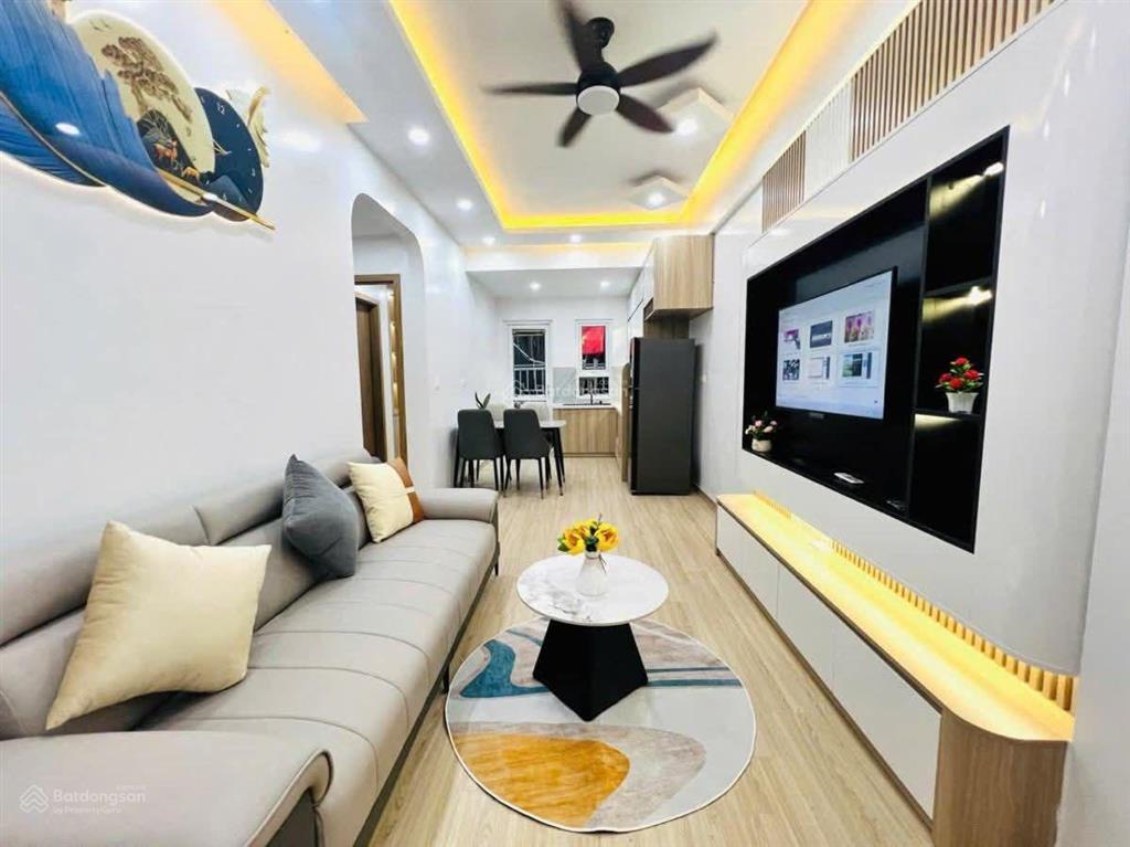 Có 102! bán nhà khu yên hòa, cầu giấy, dân xây, sát phố, 35m*5 tầng giá 6.x tỷ.