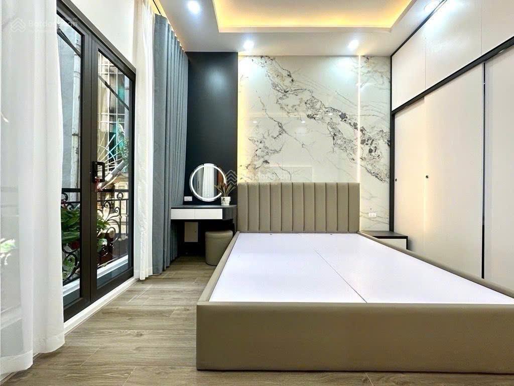 Nhỉnh 12 tỷ  nhà đẹp ngõ trại cá 55m2 x 5tầng dân cư đông đúc, kd sầm uất, tiện ích bạt ngàn