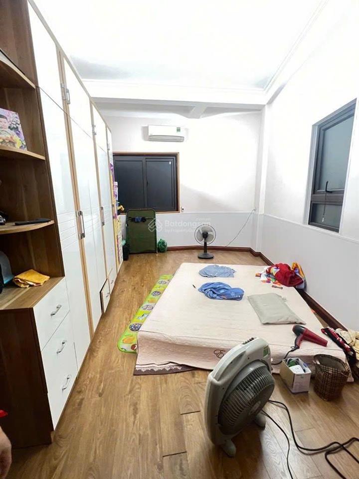 5,6 tỷ  nhà phố minh khai 30m x 4 tầng, mặt tiền rộng  ngõ nông thông  ba gác đỗ cửa