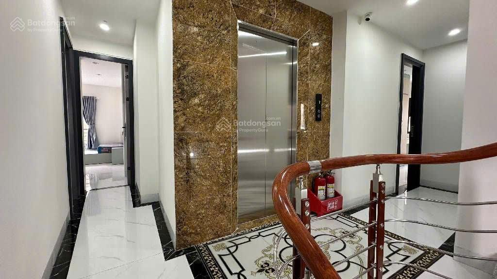 Chỉ 7,5 tỷ  nhà 5 tầng thang máy phố minh khai  ở cực sướng, cho thuê dòng tiền ổn định