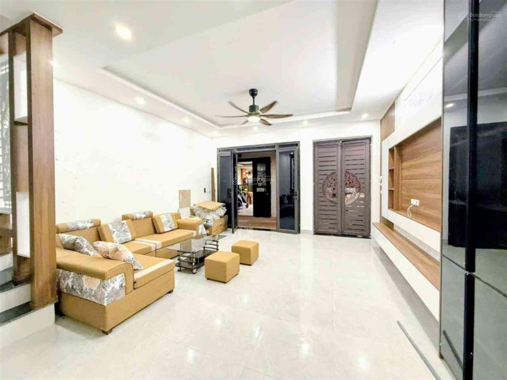 Nhỉnh 11,5 tỷ  nhà đẹp phố trương định  hoàng mai  6 tầng thang máy, tiện ích bạt ngàn