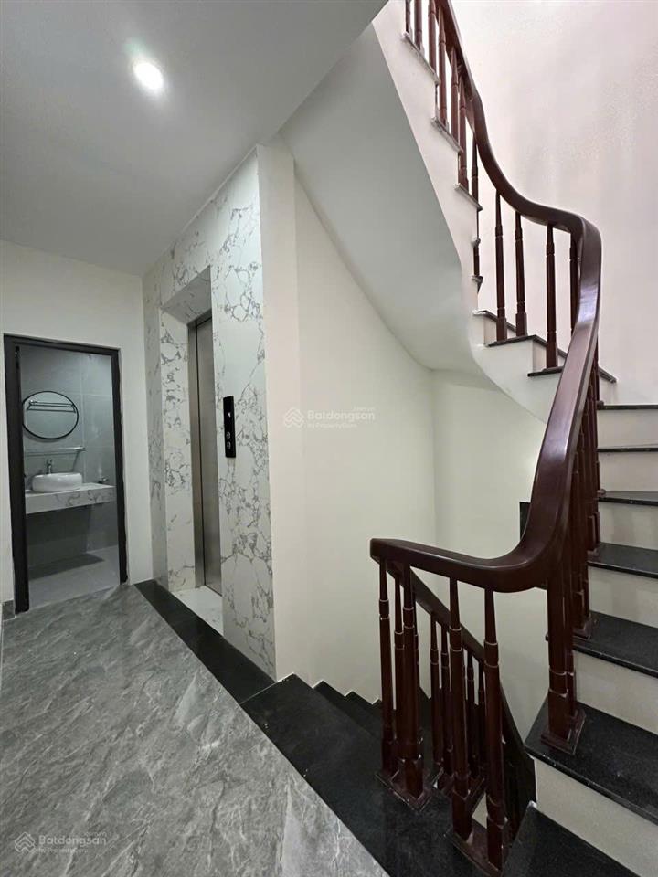 Hơn 12 tỷcăn lô góc phố trần khát chân, 50m x 5 tầng, thang máy 4p ngủ, ở thoải mái, sảng khoái