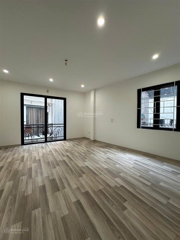 Hơn 12 tỷcăn lô góc phố trần khát chân, 50m x 5 tầng, thang máy 4p ngủ, ở thoải mái, sảng khoái