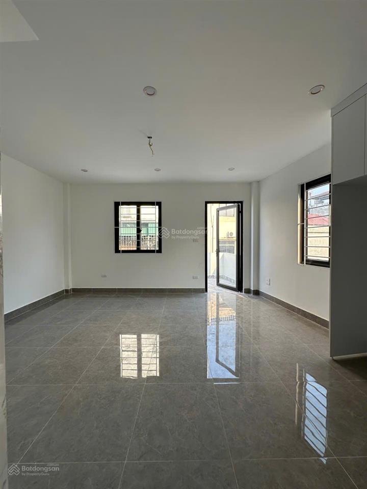 Hơn 12 tỷcăn lô góc phố trần khát chân, 50m x 5 tầng, thang máy 4p ngủ, ở thoải mái, sảng khoái