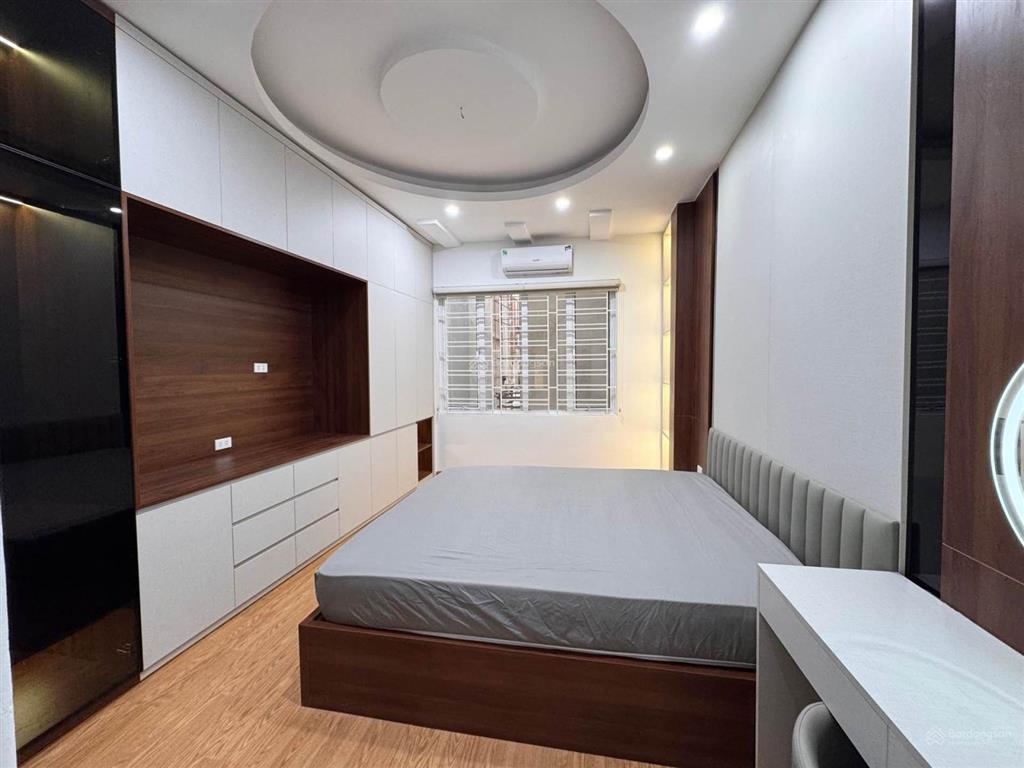 Nhỉnh 9 tỷ  ngõ ô tô đỗ cổng, 5 tầng full nội thất an cường  phố bạch mai  nơi an cư tuyệt vời