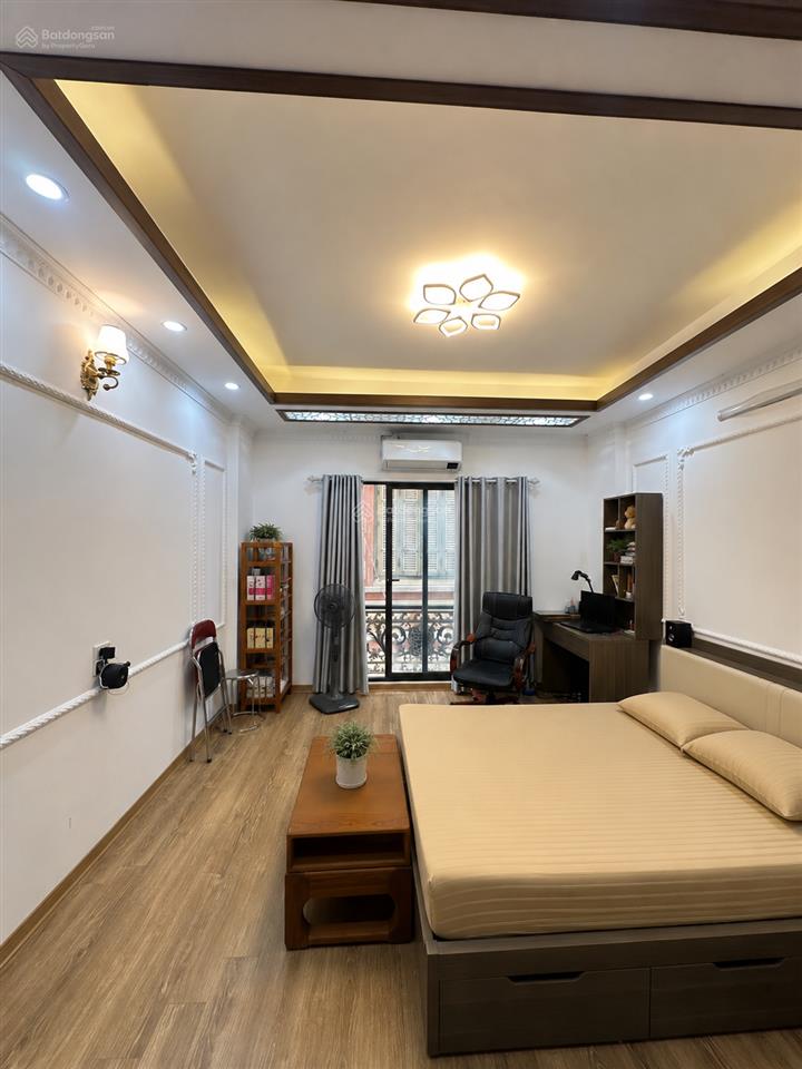 Hơn 9 tỷ  nhà riêng phố bạch mai  đại cồ việt ô tô đỗ gần nhà, vài bước ra 2 công viên lớn
