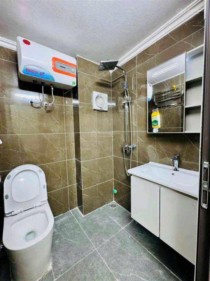 Hơn 7,2 tỷ  nhà riêng phố trần khát chân, 35m2 x 5 tầng, ngõ thông 100m ra phố, tiện ích vô biên