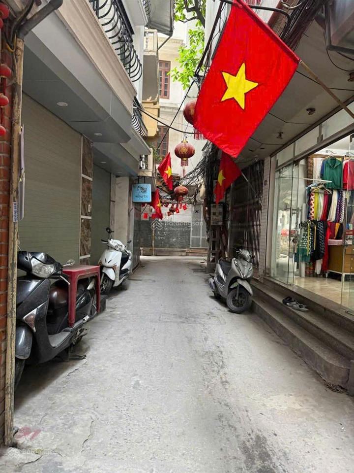 Hơn 11 tỷ  siêu phẩm nhà đẹp phố tạ quang bửu  nhà 5 tầng thang máy, full nt cao cấp, ở đẳng cấp