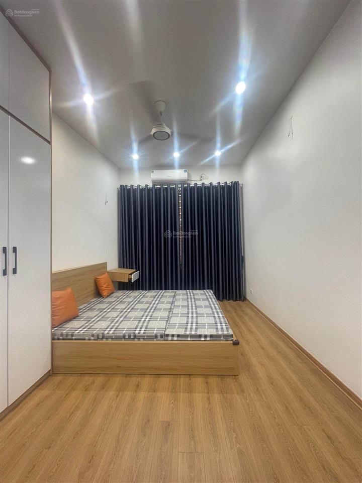 Nhỉnh5 tỷ nhà riêng phố minh khai dt 30m x 4 tầng, từ t2 là 3 mặt thoáng, mt 4m, ngõ thông mọi ngả