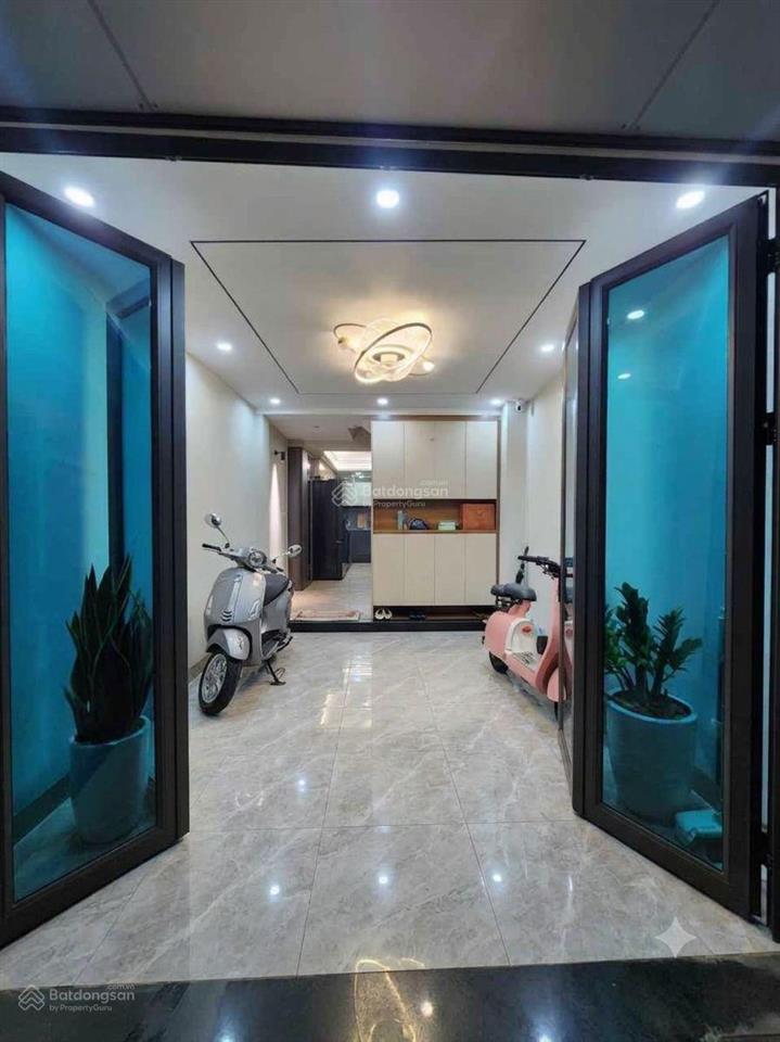 Hơn 7 tỷ  trần khát chân lò đúc  kim ngưu, vt đẹp, dt 40m2 nhà đẹp full nt xịn  về ở ngay