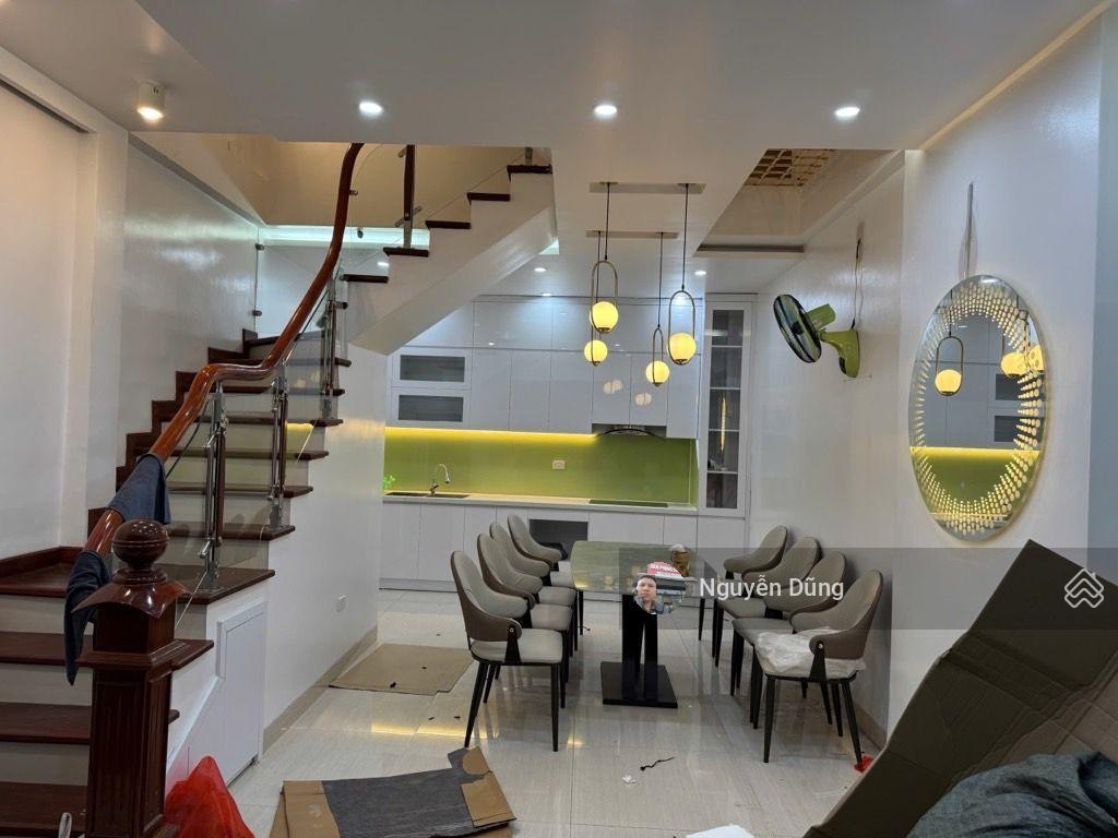 Hiếm nhà 5 tầng phố cổ ngọc lâm, gần cầu chương dương, nhiều tiện ích ở ok
