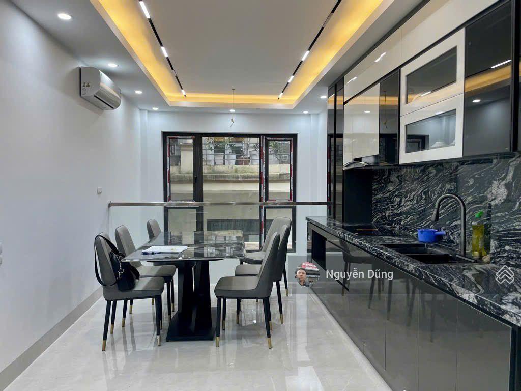 Hiếm thật nhà 7 tầng thang máy ngõ nông gần cầu chương dương