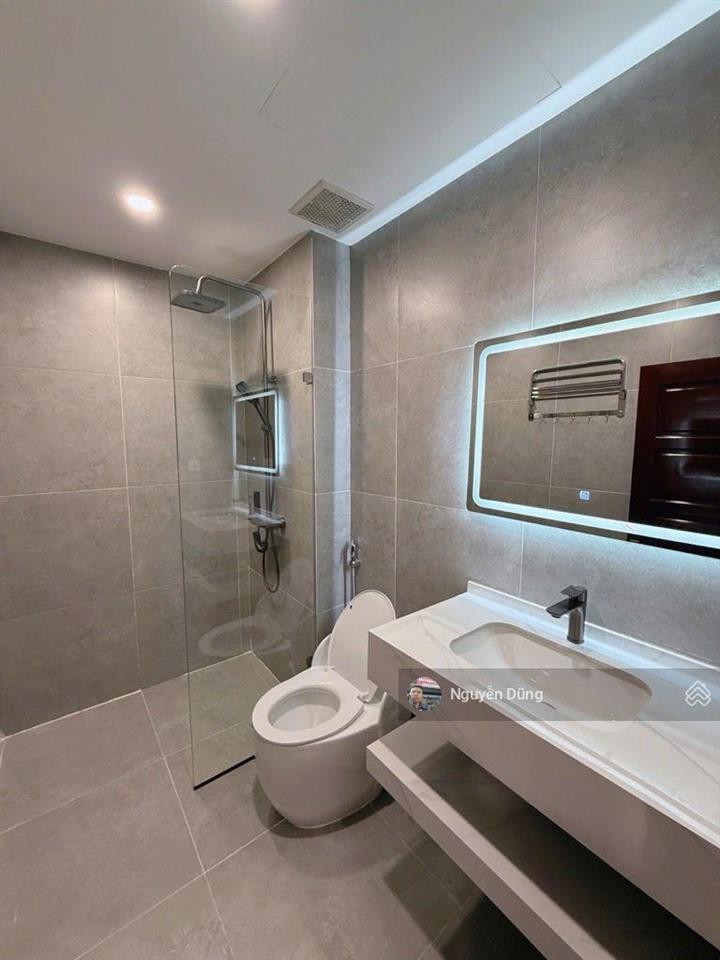 Nhà 7 tầng phân lô, ô tô tránh nhau trước cửa, ngõ thông thẳng sang trường quốc tế việt pháp.