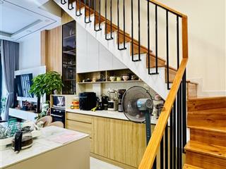 Nhà khu biệt thự bên sông 2 mặt tiền, 101 m2, 2 tầng, đường ô tô, gần gigamall, q1, hiệp bình chánh