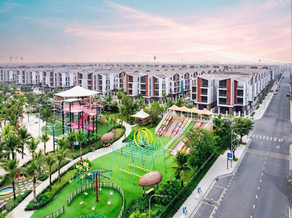Cực độc! bán gấp liền kề xẻ khe ocean park 3 diện tích 136m2, mt 8m, vị trí cực đẹp giá chỉ 17,2 tỷ