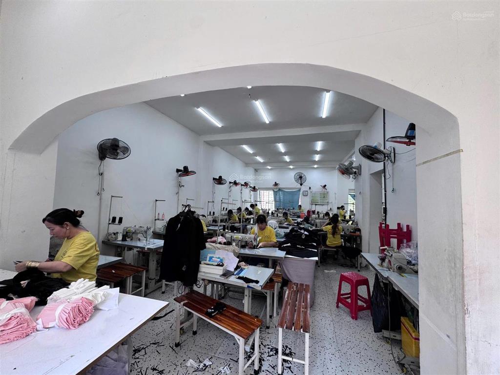 Cho thuê nhà hoàng văn thụ 480m² 2 tầng  82 triệu/tháng