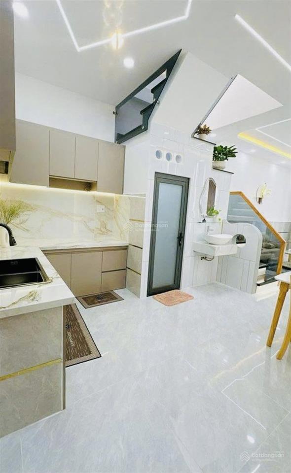 Hơn 6tỷ nhà an dương vương 3 tầng dt (72m2), hẻm 8m ôtô ngủ nhà