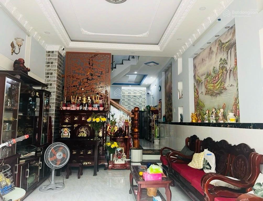 Hạ 300 triệu cần bán gấp nhà gần võ văn kiệt chủ nhà đi định cư (4x17) giá 5,7 tỷ.