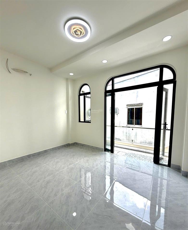 Chỉ 4 tỷ xíu nhà mới keng, dt(46m2). ngay chợ phú lâm, full nội thất, vào ở ngay(kk0710).
