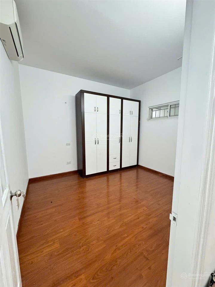 Chính chủ 83.4m2 3 ngủ nội thất cơ bản cc bê tông chỉ 2.5 tỷ