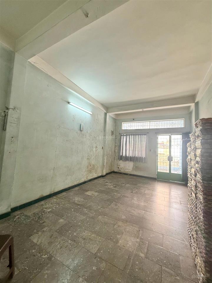 Mặt tiền lê đại hành quận 11, gần chợ rẫy dt 105m2 cn 81m2 có lề, chỉ 21.95 tỷ