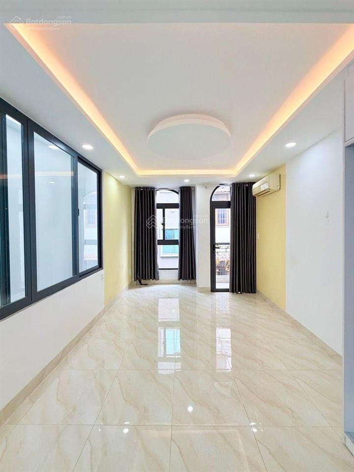 Nở hậu 4.8m, 41m2, 4 tầng, ban công, giếng trời, nhà mới đẹp. gần hxh, mặt tiền đường. kv an ninh.