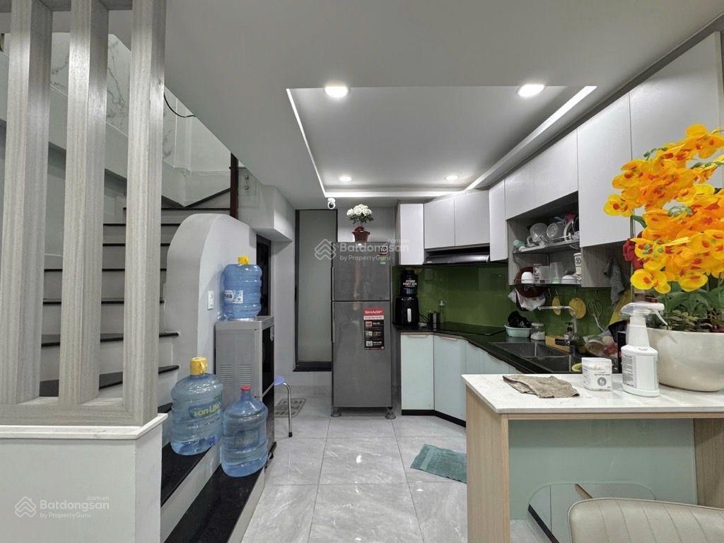 Hẻm xe hơi  nhà mới sát mặt tiềntrung tâm & tiện ích