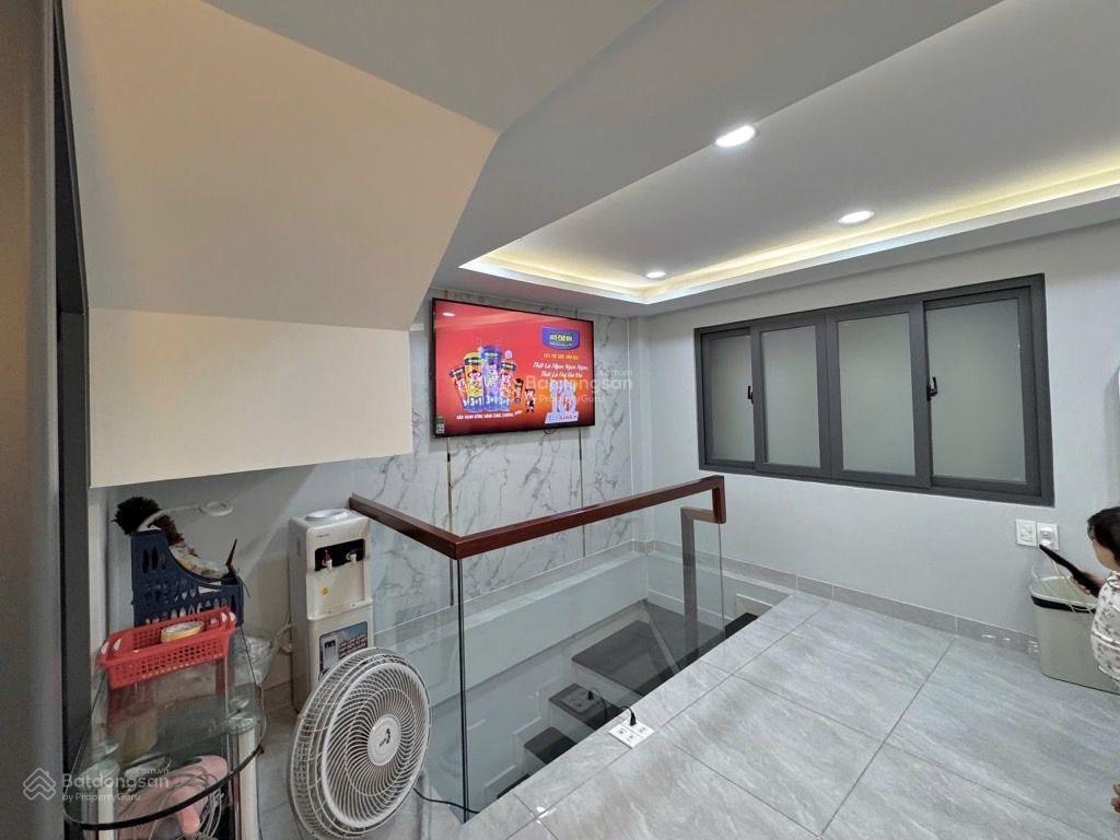 Hẻm xe hơi  nhà mới sát mặt tiềntrung tâm & tiện ích